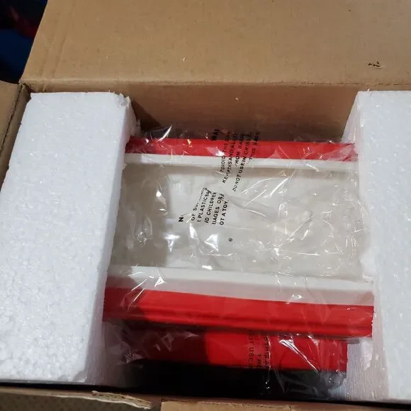 New in Box Spode‎ Christmas Tree Train Car Cookie Jar With Lid 8.5x8.25x4.5 - Picture 4 of 4